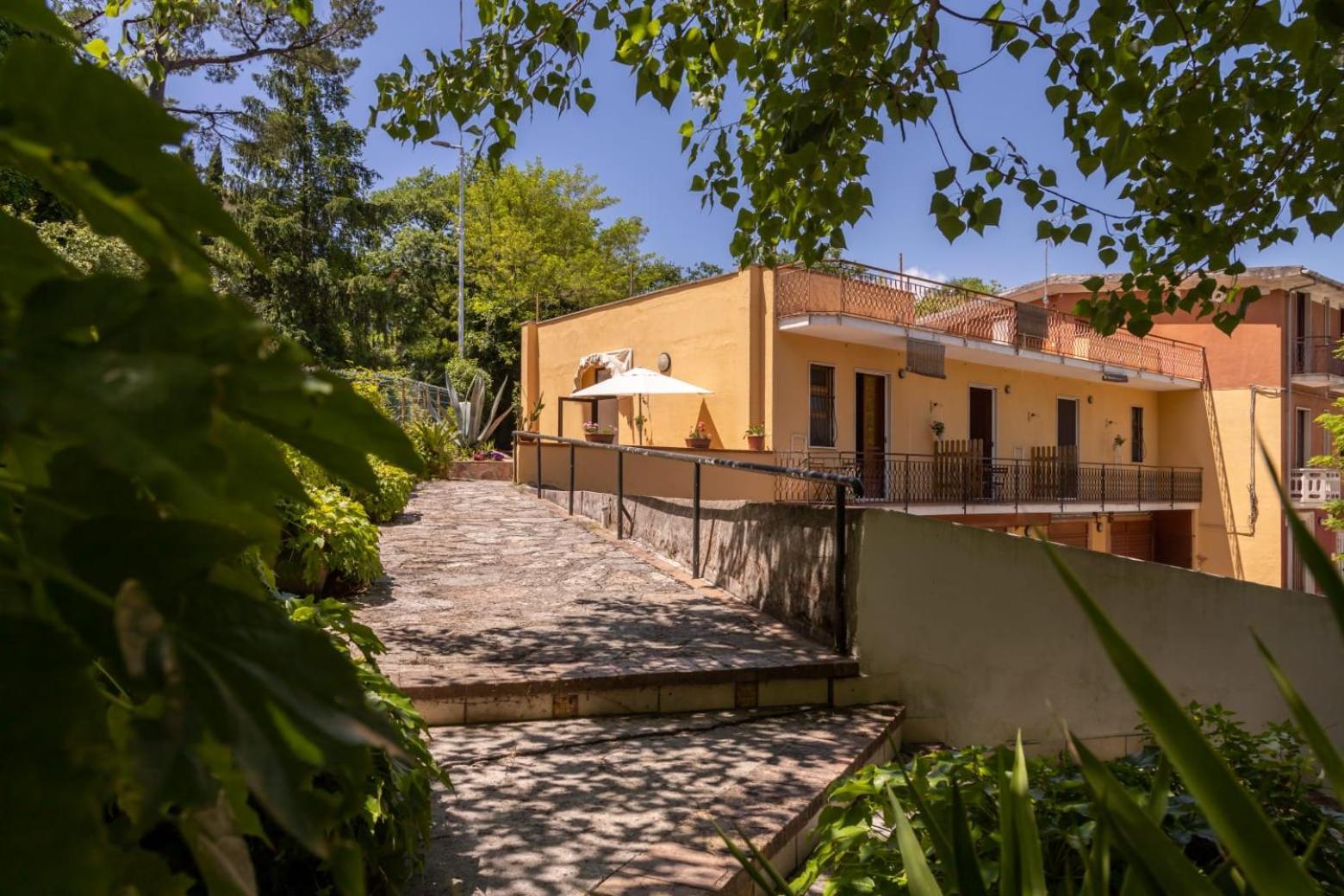 Отель La Valle Del Mingardo San Severino Экстерьер фото